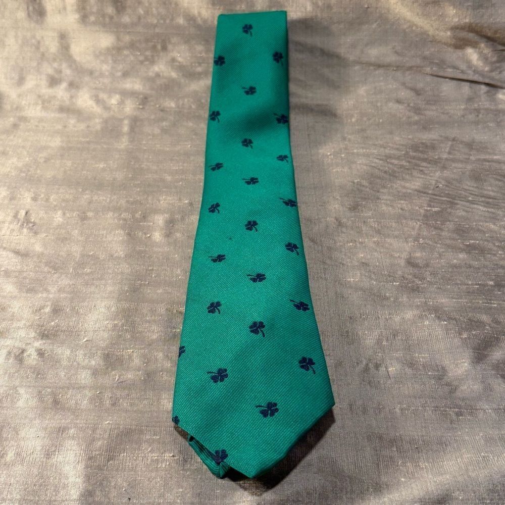 Vintage St. Patrick's Shamrock Green navy Carson Petrie Scott silk Tie - Picture 2 of 4